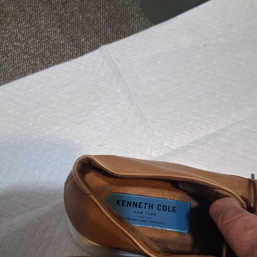 Kenneth Cole Mens Tan Chukka Boots Soft Leather